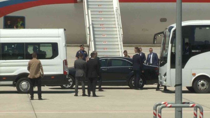 Rusya Savunma Bakanı Sergey Şoygu ve beraberindeki heyet İstanbul’da