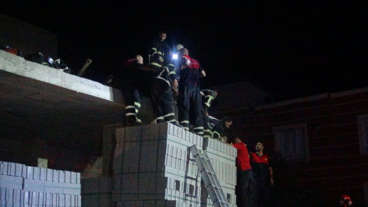 Şanlıurfa'da can pazarı! İnşaat çöktü