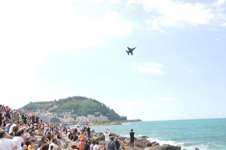 SOLOTÜRK'den gösteri uçuşu