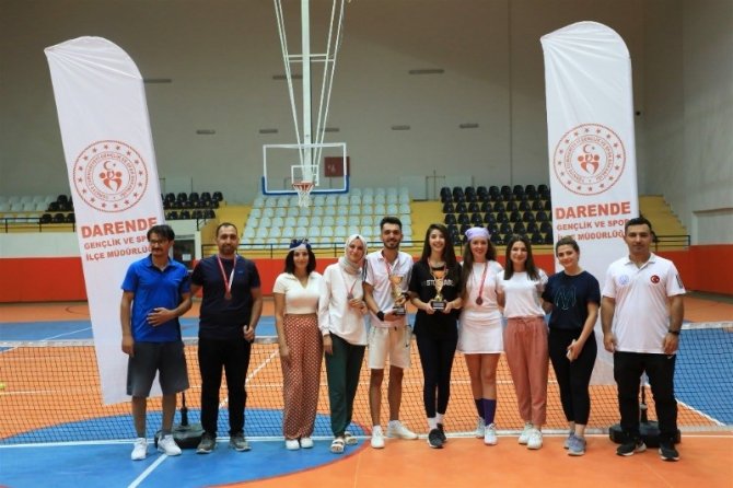 Tenis turnuvasında birinciler belli oldu