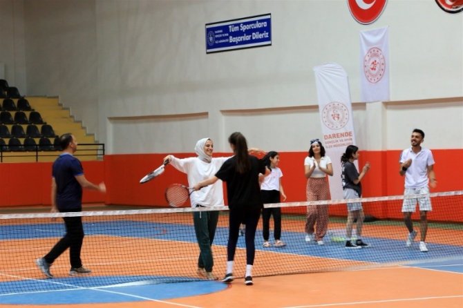 Tenis turnuvasında birinciler belli oldu