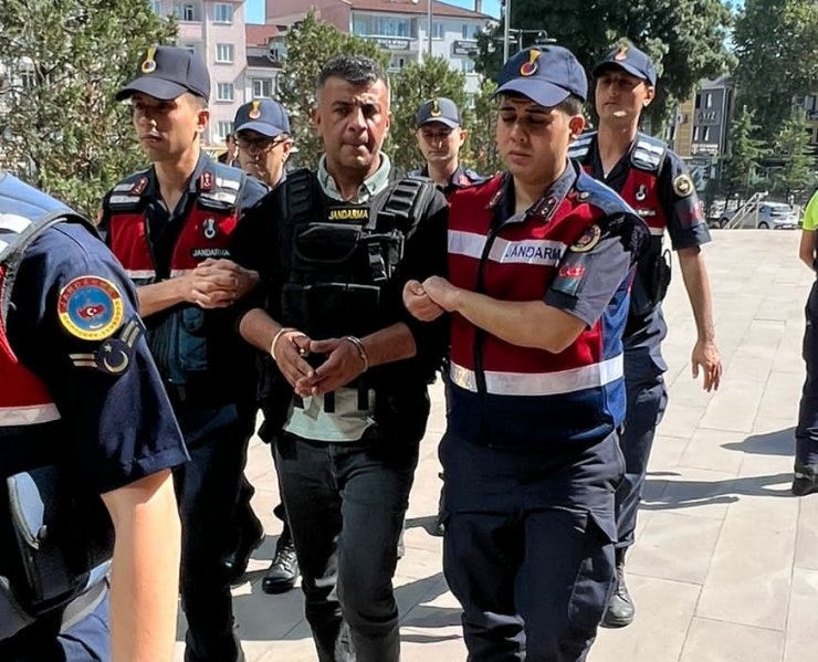 TIR şoförlerinin levyeli park yeri kavgası: 1 ölü