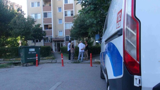 Yaşlı adam, kızı ve komşuları tarafından ölü bulundu