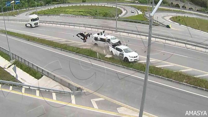 Amasya’daki feci kazalar polis kameralarına yansıdı