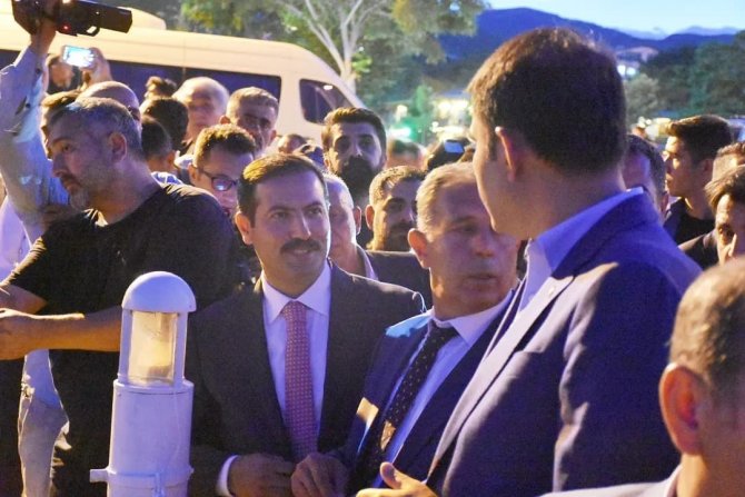 Bakan Kurum: “Van Gölü’ne arıtılmamış bir gram su bırakmayacağız”