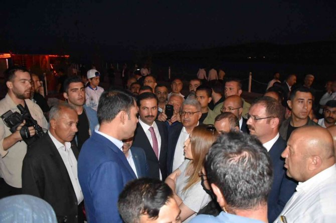 Bakan Kurum: “Van Gölü’ne arıtılmamış bir gram su bırakmayacağız”