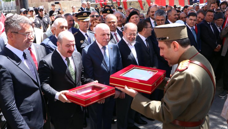 Bakan Varank: Her tökezlediğimizde küllerimizden tekrar doğduk