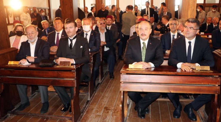 Bakan Varank: Her tökezlediğimizde küllerimizden tekrar doğduk