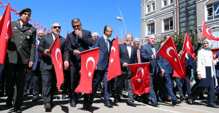 Bakan Varank: Her tökezlediğimizde küllerimizden tekrar doğduk