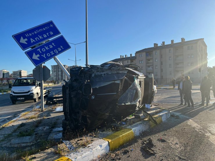 Cip ile otomobil çarpıştı: 1 ölü, 2 yaralı