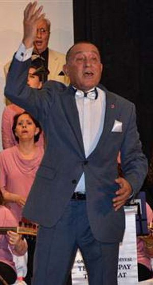 Denizde boğulan koro şefi, son yolculuğuna uğurlandı