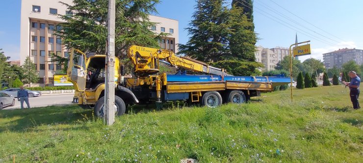 Freni boşalan vinçin çarptığı anne ve kızı toprağa verildi