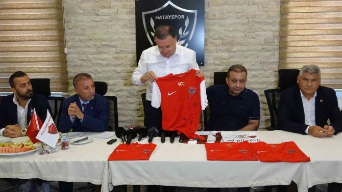 Hatayspor'dan, Cumhuriyet'in 100. yılına özel forma