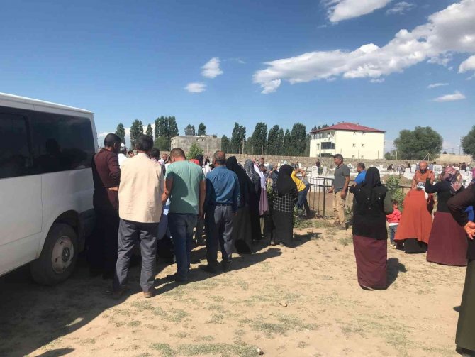 Hayvanları çalmaya gelen hırsızlar tarafından öldürüldü