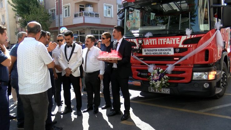 İtfaiye aracı gelin arabası oldu 