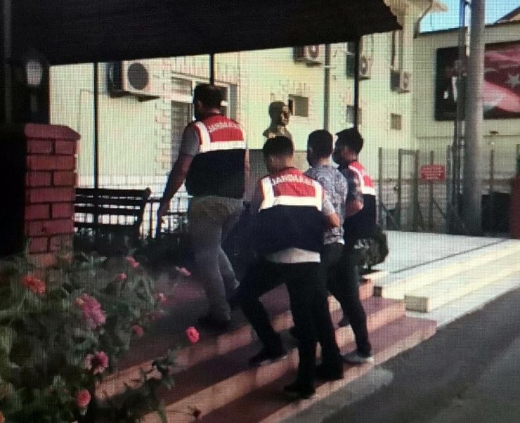 İzmir'de terör operasyonu: 2 gözaltı