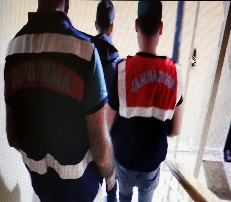 İzmir'de terör operasyonu: 2 gözaltı