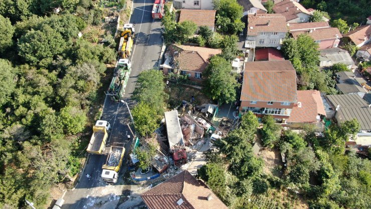 Kamyon dehşeti havadan görüntülendi