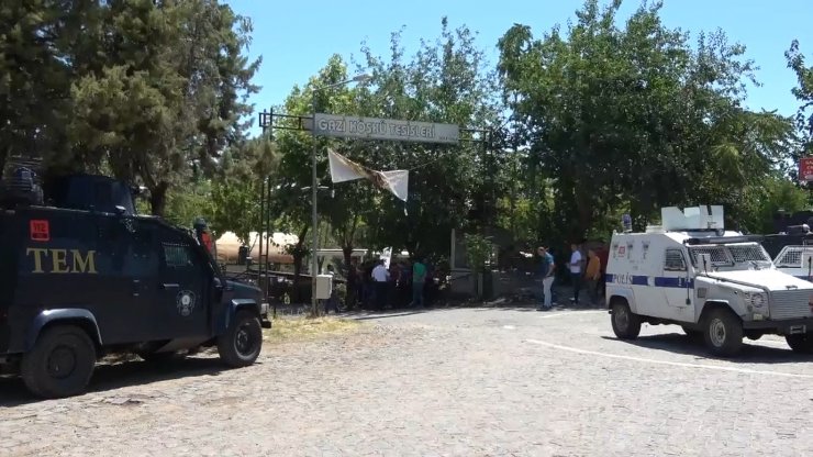 Komşu kafe çalışanları arasında taşlı, sopalı, silahlı kavga: 6 yaralı, 10 gözaltı