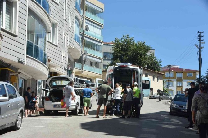 Motosiklet, önüne aniden çıkan 5 yaşındaki çocuğa çarptı