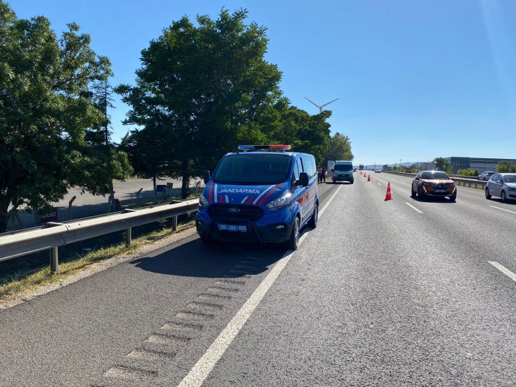 Otomobil şarampole devrildi; anne- kız öldü, 4 yaralı