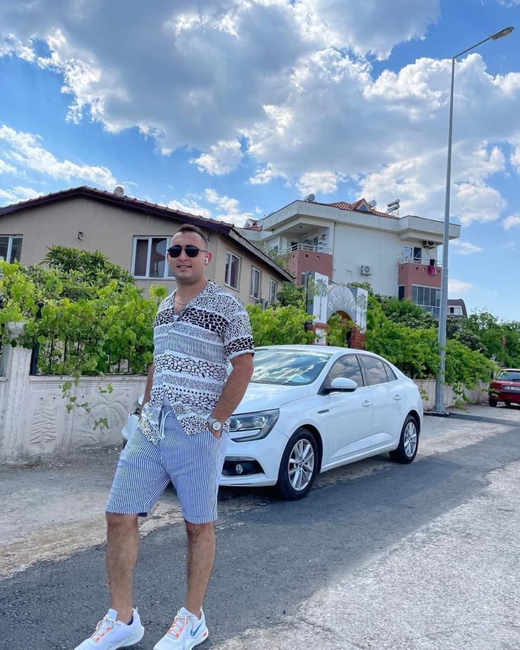 Otomobille çarpışan motosikletin sürücüsü ile yanındaki arkadaşı öldü