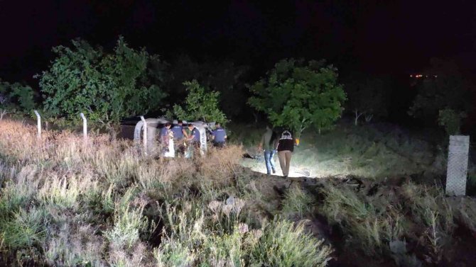 Polis aracı şarampole devrildi: 3 polis yaralandı