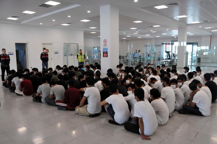 2 günde 592 Afgan göçmen sınır dışı edildi