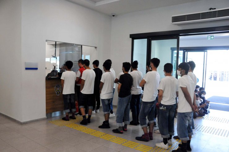 2 günde 592 Afgan göçmen sınır dışı edildi