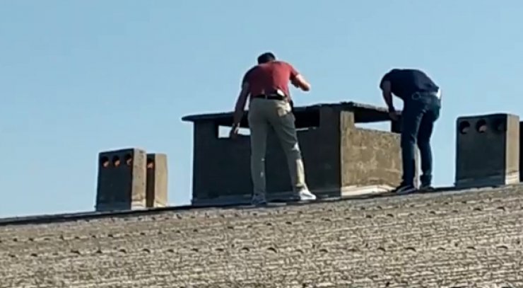 Arkadaşını öldürdükten sonra saklandığı bacada yakalandı; o anlar kamerada