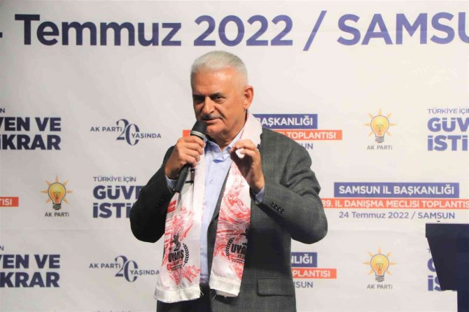 Binali Yıldırım: "Göçmenleri istismar konusu yapmak ve siyasi şekilde nemalanmak insanlık ayıbıdır"