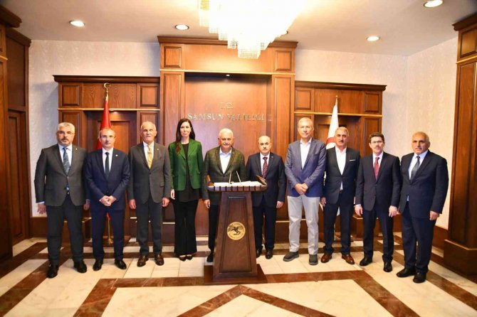 Binali Yıldırım: "Göçmenleri istismar konusu yapmak ve siyasi şekilde nemalanmak insanlık ayıbıdır"