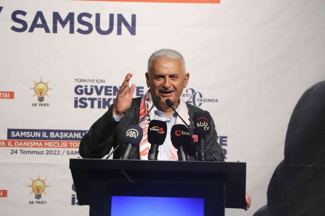 Binali Yıldırım: "Göçmenleri istismar konusu yapmak ve siyasi şekilde nemalanmak insanlık ayıbıdır"