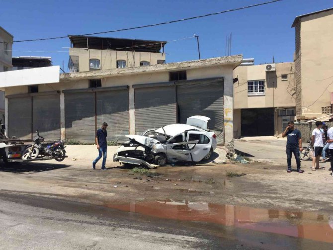Direksiyon hakimiyetini kaybeden sürücü duvara çarptı! 1 ölü, 1 yaralı