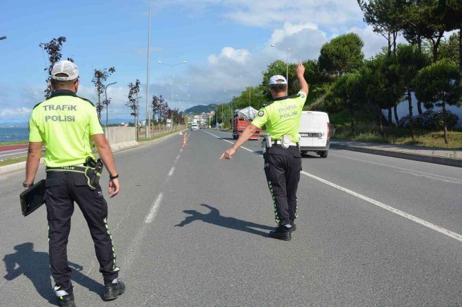 Emniyetten 5 farklı noktada 23 personelle denetim