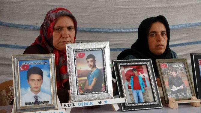 Evlat nöbetindeki anne Aysel Artık: “Çocuklarımız ölmeden bize versinler”