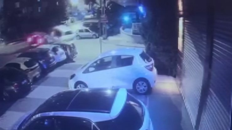Maltepe'de 6 aracın hasar gördüğü kaza kamerada 