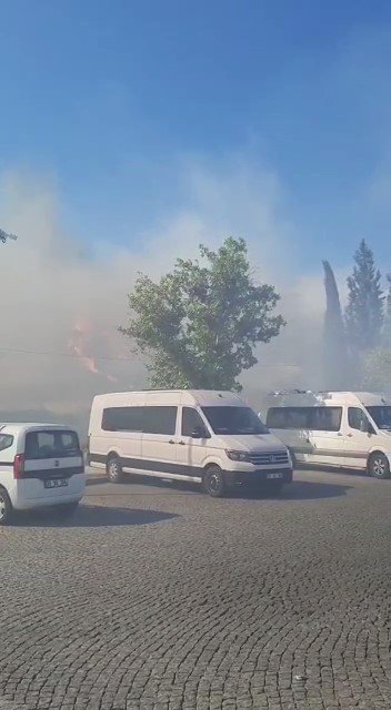 Örtü yangını paniğe neden oldu