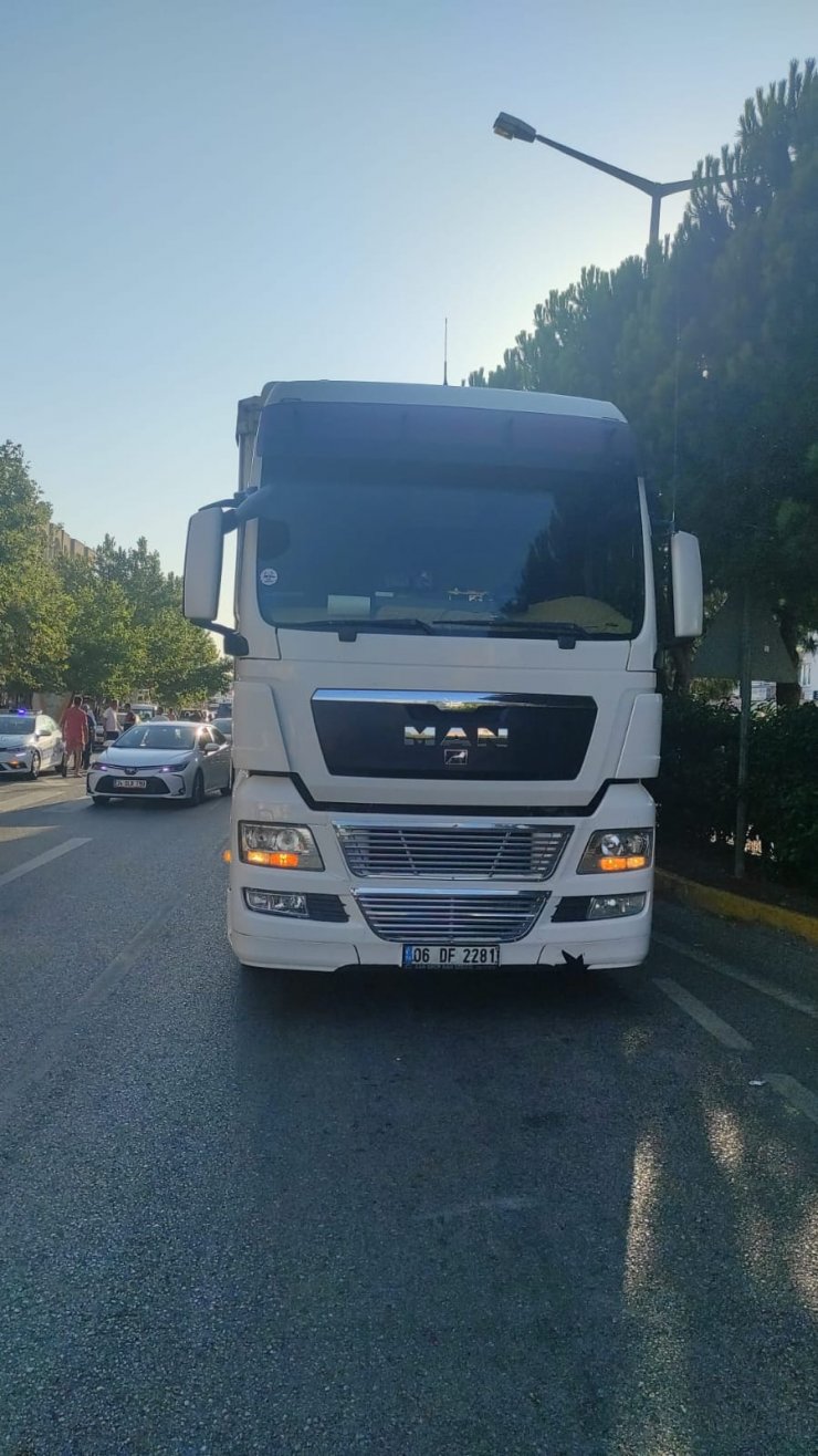 TIR’ın çarptığı yaya yaşamını yitirdi