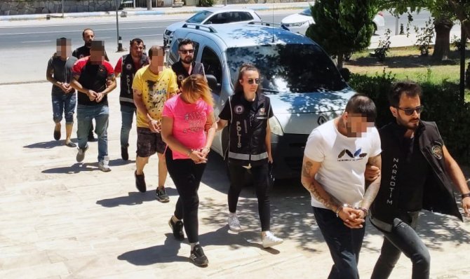 Uyuşturucu Ticaretine 5 Tutuklama