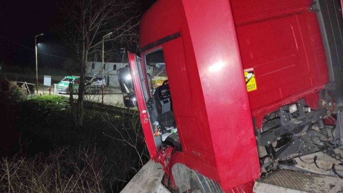 5 kişinin öldüğü kazada tır şoförü tutuksuz yargılanmak üzere serbest kaldı