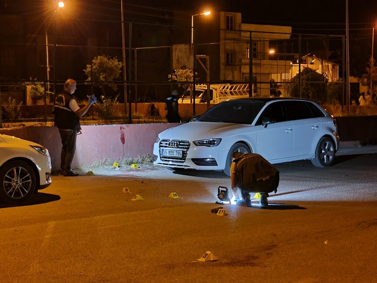 Adana'da iki grup sokak ortasında çatıştı: 2 ölü, 3 yaralı