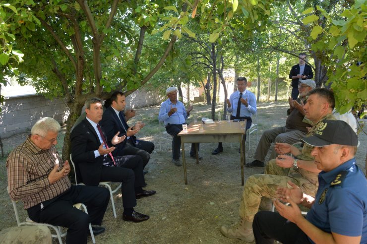 Bakan Soylu, şehit Taşkın'ın ailesi ile telefonda görüştü