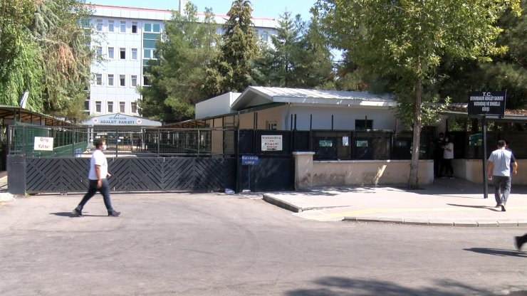 Balkonda uygunsuz görüntüye 'cinsel saldırı'dan tutuklama