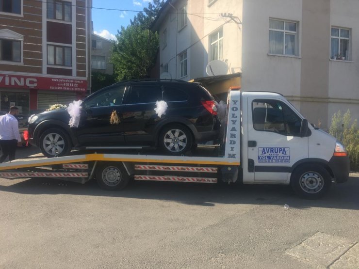 Cip arızalanınca çekici üzerinde gelin almaya gitti