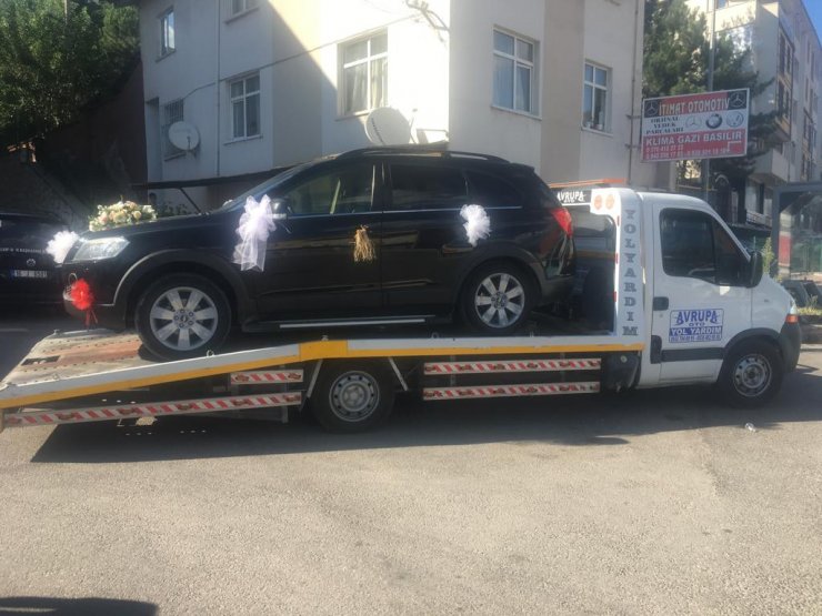 Cip arızalanınca çekici üzerinde gelin almaya gitti