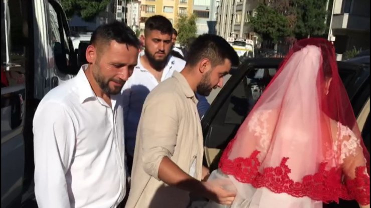 Cip arızalanınca çekici üzerinde gelin almaya gitti