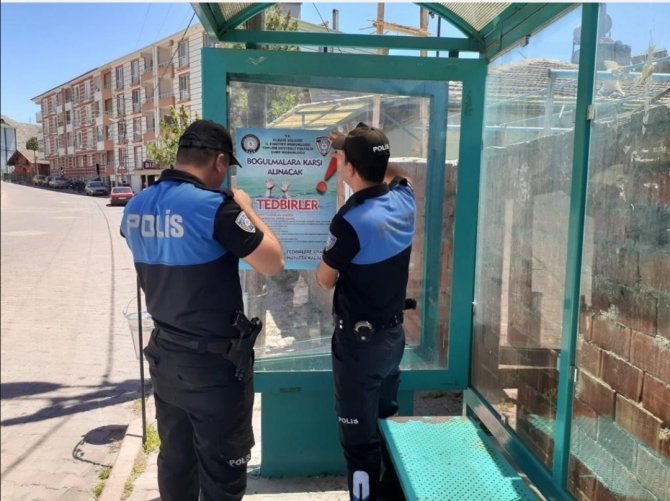 Elazığ polisi plajlarda boğulmalara karşı vatandaşları uyardı