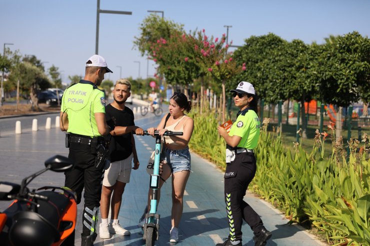Elektrikli skuterleri 2 kişi kullananlara ceza