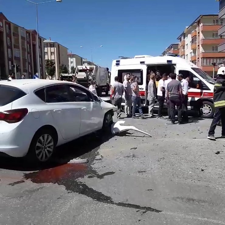 Erzurum'da ihbara giden polis ekibi kaza yaptı